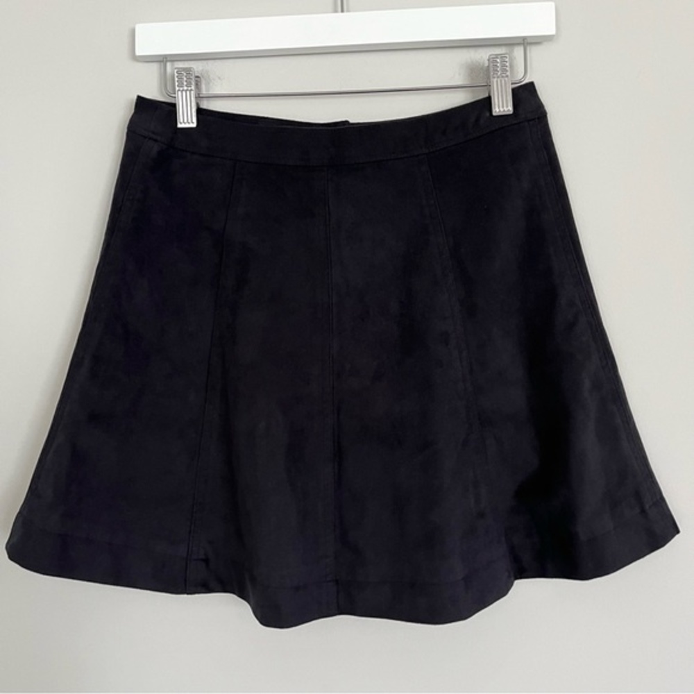 Abercrombie & Fitch Faux Suede Skirt Button Front in Black, Size 2 NWOT - Picture 3 of 10